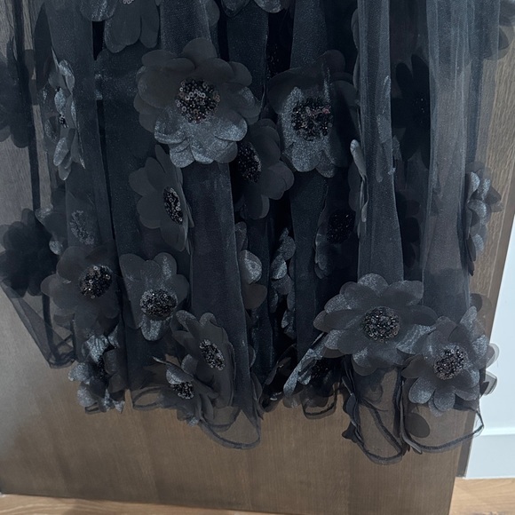 Bronx and Banco Black Gown - Picture 12 of 13